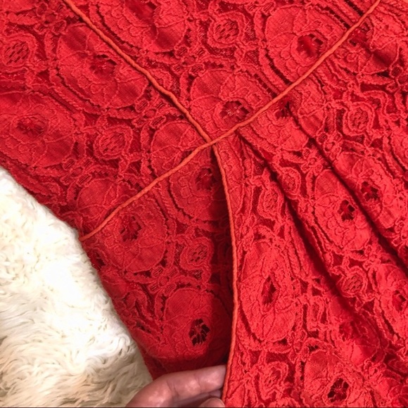 High neck lace dress - Picture 2 of 5